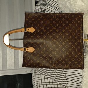 Louis Vuitton monogram sac plat handbag